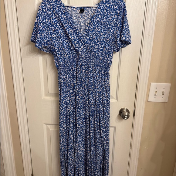SHEIN Dresses & Skirts - SHEIN Blue Floral Maxi Dress